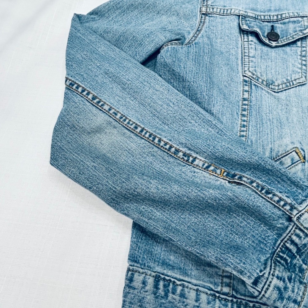 Levi Strauss Signature Jean Jacket Womens L Light Wash Denim Trucker Distress - Picture 3 of 16